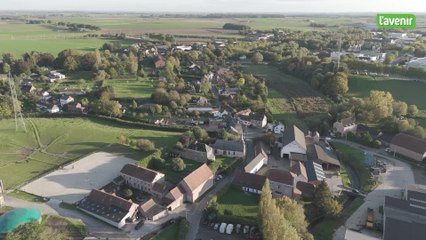 Le Brabant wallon vu du ciel : Thines, l’église Sainte-Marguerite et le zoning de Nivelles