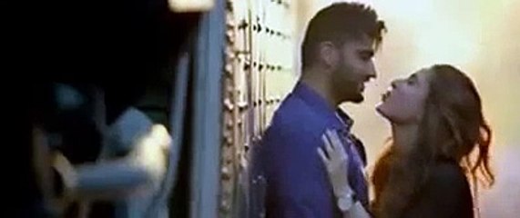 Kareena Kapoor Kissing Arjun Kapoor - Ki & Ka