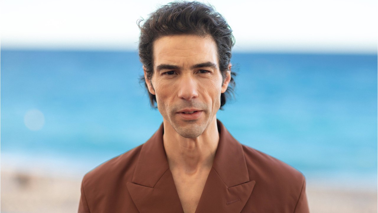 GALA VIDEO -Tahar Rahim père de 4 enfants avec Leïla Bekhti, ses belles confidences : “C’est mon oxygène”