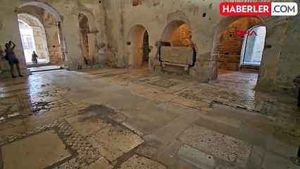 'Noel Baba'nın ayak bastığı mozaik kapatıldı