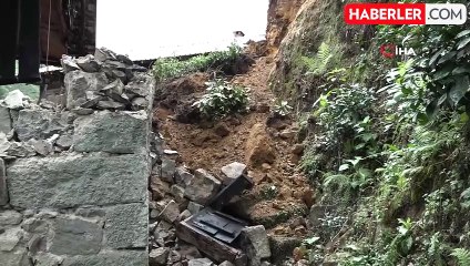 Rize'deki Asırlık Ahşap Ev Heyelan Nedeniyle Yıkıldı