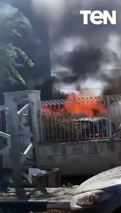 من مكان سقوط صواريخ في كريات آتا شمالي إسرائيل