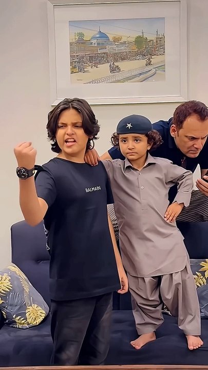 mazdoor ka hath  #babache
