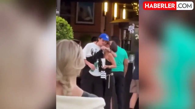 David Beckham'ın küçük oğlu kendisinden 10 yaş küçük sevgilisi ile görüntülendi