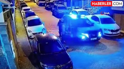Kağıthane'de Polis Memurundan Türk Bayrağına Sahip Çıkma Örneği