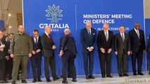 Da Austin a Rutte, la foto di famiglia con Crosetto al G7 Difesa