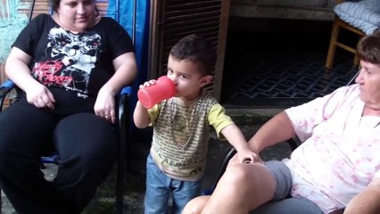 Alexandre na casa dos avós.