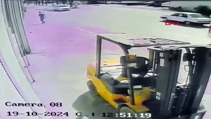 Polis memuru, oto tamircisinin silahlı saldırısına uğradı