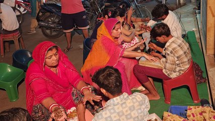 सजना है मुझे, सजना के लिए...