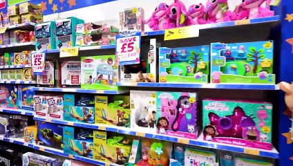 Toys R Us opens in Havant WH Smith - video by Marcin Jedrysiak