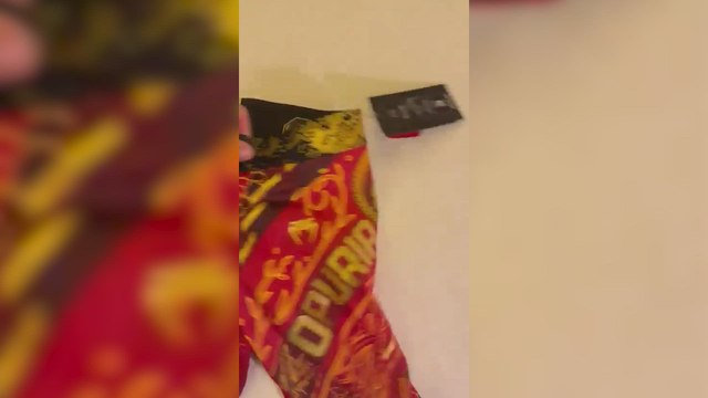 Salen a la luz los pantalones que Ilia Topuria vestirá en su pelea contra Holloway: 100% ADN español