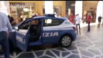 Auto tra la folla in centro, i primi soccorsi a Lanciano