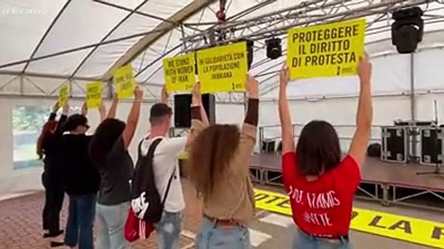 Donne, vita, libert?: il taglio delle ciocche delle matricole all'Universit? di Teramo