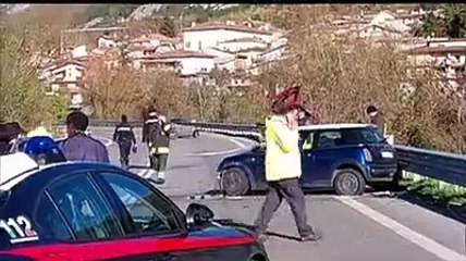 下载视频: Incidente mortale sulla Statale che collega Pizzoli con L'Aquila