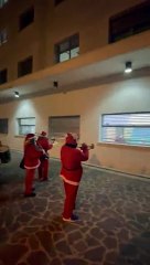 Mini-concerto di Natale davanti all'ospedale
