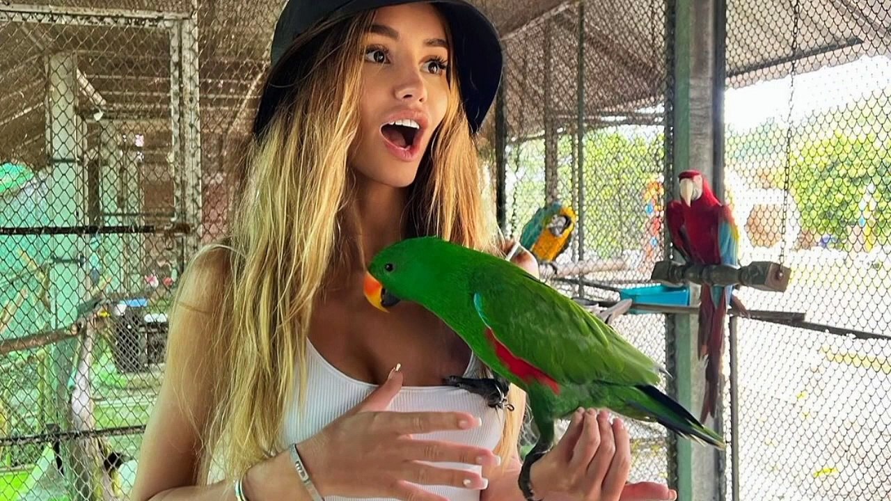Valenti Vitel Russian model & Instagram star _ - Bio & Info