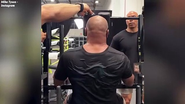Mike Tyson entrena y le envía un contundente mensaje a Jake Paul