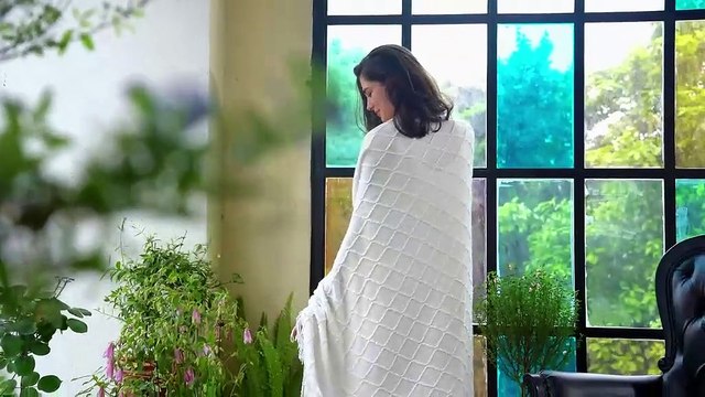 inhand Knitted Throw Blanket for Couch and Bed, Soft Living Room Home Decor Knitted Blanket with Tassel, Outdoor Lightweight Breathable Summer Blanket, Farmhouse Warm Woven Decorative.