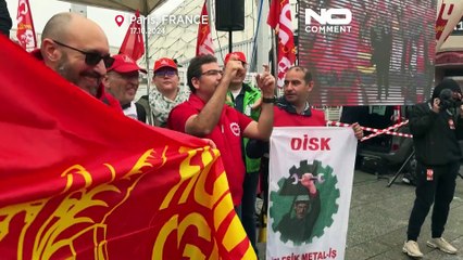 أزمة صناعة السيارات في أوروبا: عمال يرفعون أصواتهم في معرض باريس للتعبير عن مخاوفهم