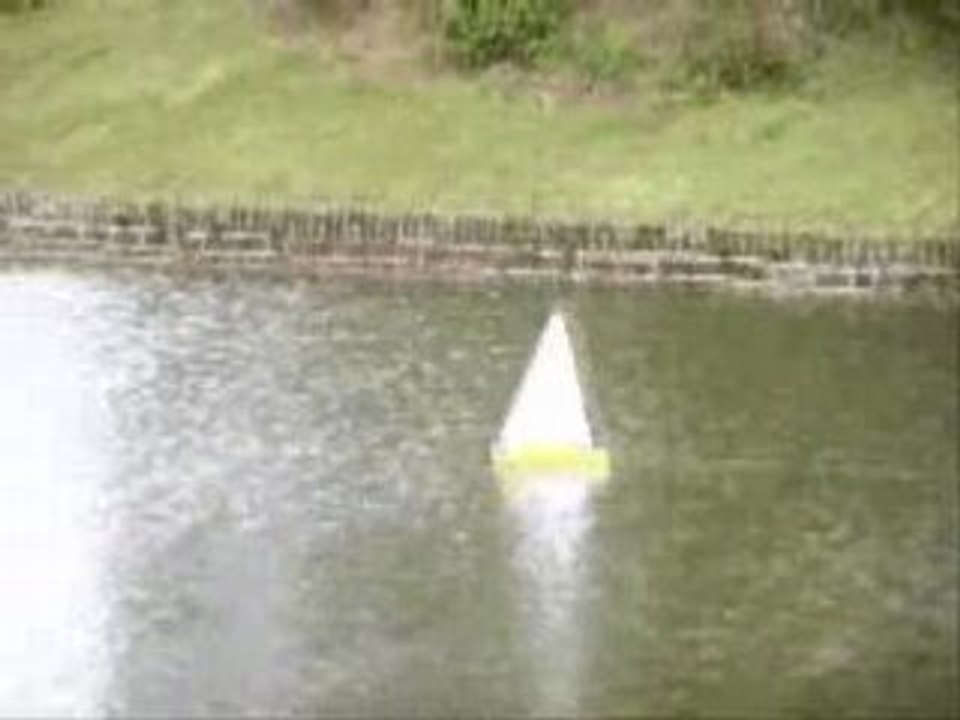 mini trimaran RC - 1er essai