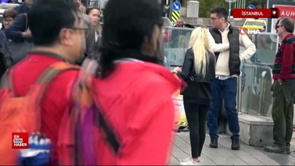 Taksim’de Türk bayrağını kullanarak para toplayan 3 kadına para cezası