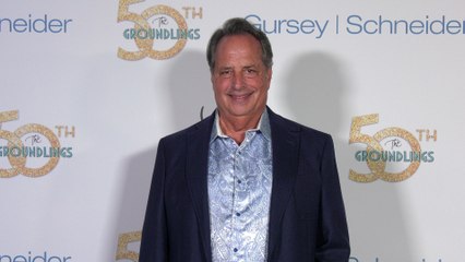 Скачать видео: Jon Lovitz attends The Groundlings' 50th Anniversary celebration red carpet event