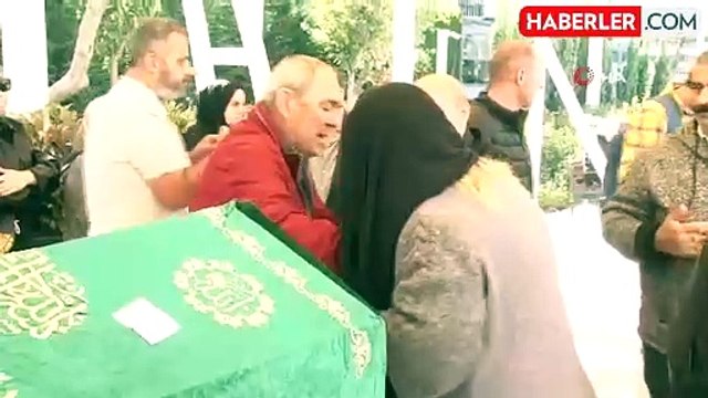 Ata Demirer ve Gülse Birsel eski rol arkadaşları Vural Çelik'in cenazesine katılmadı