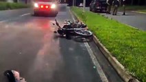 Motociclista sofre fratura exposta ao colidir em carro na avenida Portugal