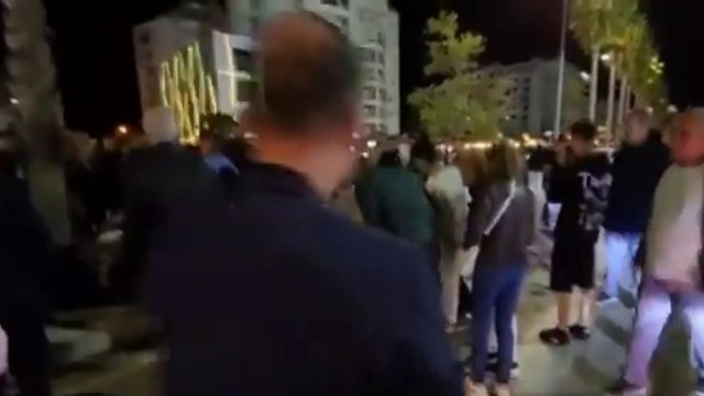 përplasen dy mjete ‘Mercedes’. Vlorë,plagoset një prej drejtuesve të përfshirë në aksident