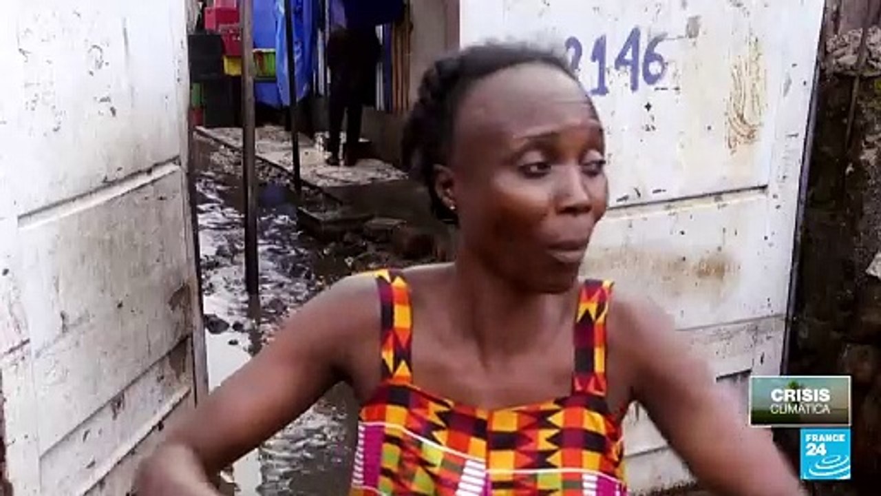 Calles de Kinshasa, capital de República Democrática del Congo, bajo el agua por inundaciones