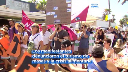 Multitudinaria manifestación en Canarias contra el turismo masivo: "Es un exceso"