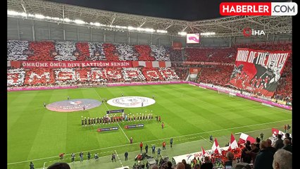 Trendyol Süper Lig'de Fenerbahçe, Samsunspor'u İlk Yarıda 1-0 Geçti