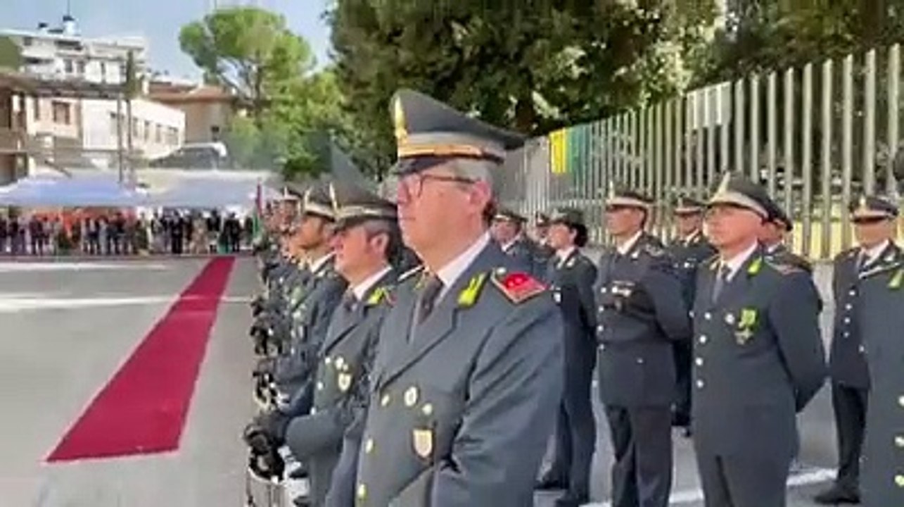 La cerimonia della Guardia di finanza a Teramo