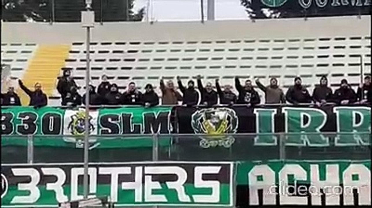 Centenario del Chieti calcio, cori e striscioni dei tifosi neroverdi allo stadio Angelini