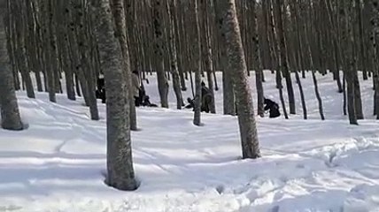 Ecco i soldati che camminano sulla neve della Maiella