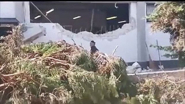 Ecco cosa resta il giorno dopo l'attacco del commando