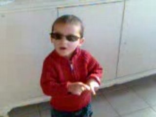 Jérôme qui fait de la tecktonik