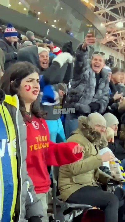 1-0 öne geçtikten sonra taraftarımızı çekerek dalga geçen İzlanda taraftarlarının maç sonundaki halleri
