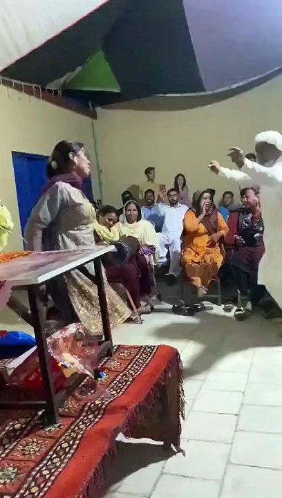 HERE IS A BEAUTIFUL DANCE,,,