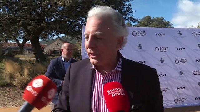 La conversación secreta entre el Rey Juan Carlos y el hijo de Mario Vargas Llosa ve la luz: lo que se dijeron