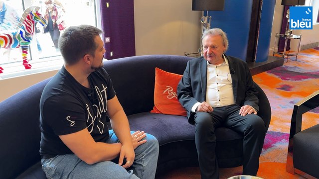 2/6 : les artistes de la revue Déesses du Royal Palace