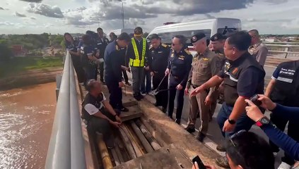 Illegal internet cables found installed across Thai-Lao bridge