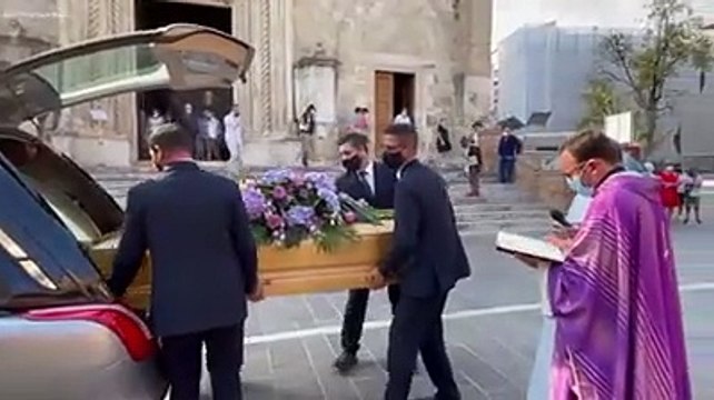 Teramo, l'ultimo saluto all'attore Nino Castelnuovo