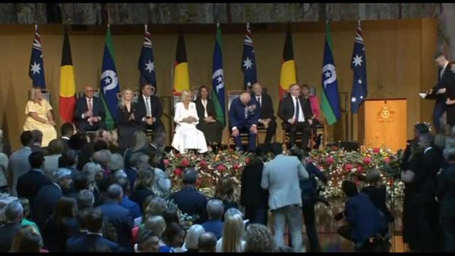 Re Carlo III contestato da una senetice aborigena al parlamente australiano