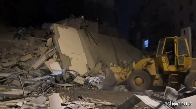 Israele bombarda Beirut: attaccata sede intelligence Hezbollah