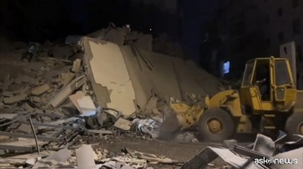 Israele bombarda Beirut: attaccata sede intelligence Hezbollah