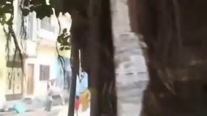 Bollywood Aamir Khan In Public (But No One Recognized) Varanasi