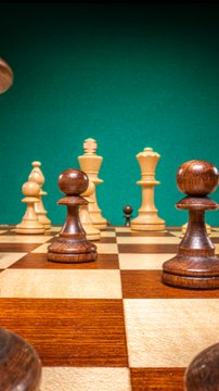 Comprendre les ÉCHECS en moins d'UNE MINUTE avec un Grand Maître d'échecs