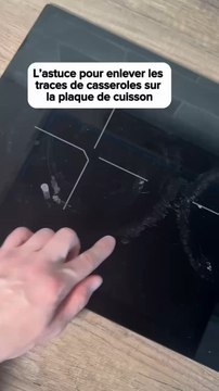 L’astuce pour enlever les traces de casserole sur la plaque de cuisson facilement Ce produit est en LlEN dans ma Bl0 (dans le texte de présentation, sur mon profil, sous ma photo de profil) ️-P.UBLlClTE /