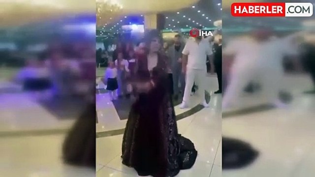 Düğünde Eğlenceli Anlar: Gelin Yere Düşerken, Damada Plaka ve Jant Takıldı